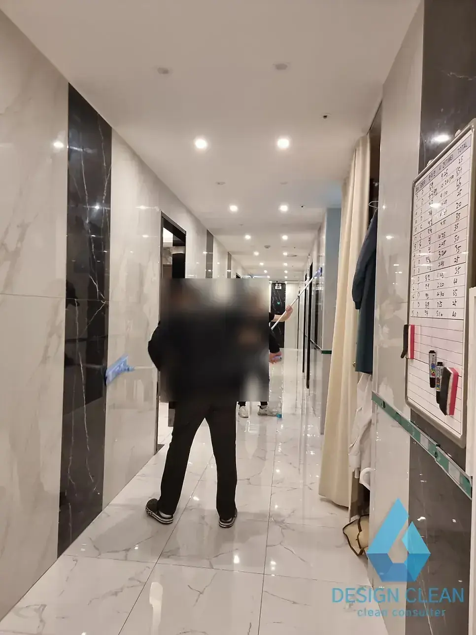 서울 강남구 화재복구 현장 사진 4 — 강남 유흥업소 소화기 분말 제거